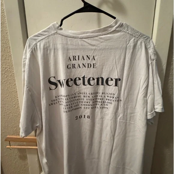 Ariana Grande Concert T-shirt❤️🔥 - Picture 4 of 4